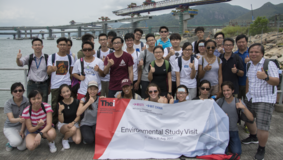 MIT学生与THEi同学一同到香港口岸人工岛考察，了解港珠澳大桥工程对周遭生态的影响